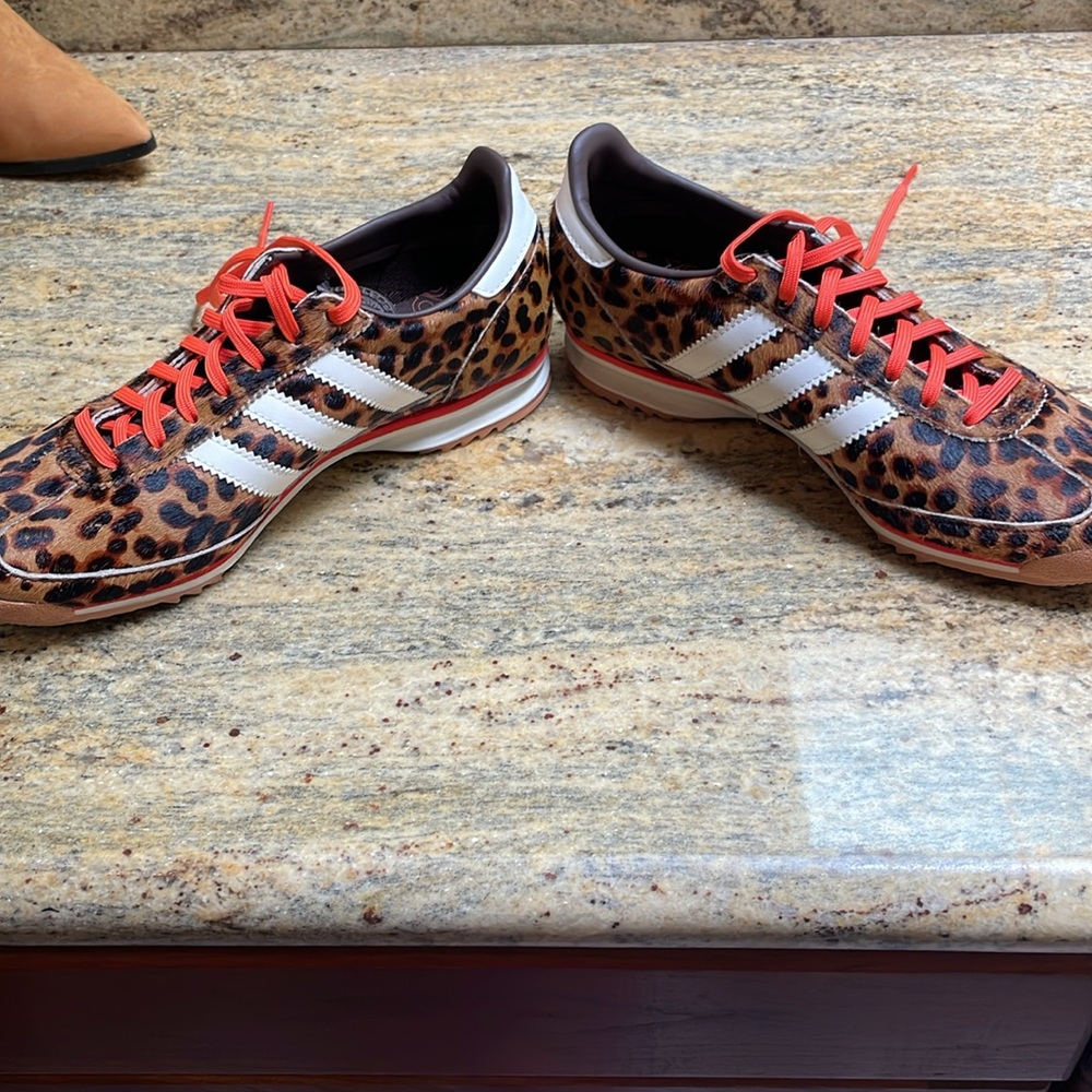 Adidas Leopard Sneakers 7.5 - Picture 5 of 8
